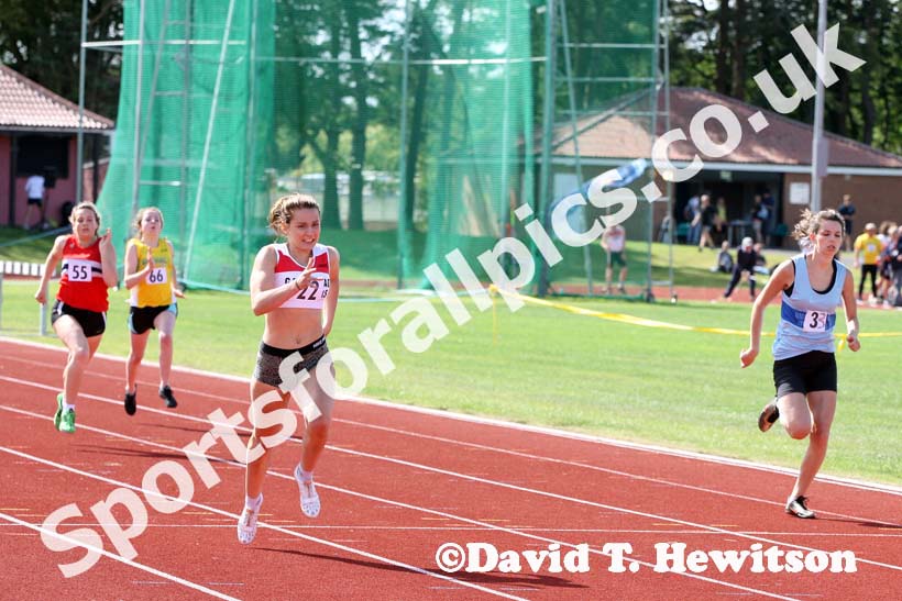 200 metres, North of England Division 2E, Morpeth.
